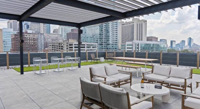 Serviced apartment with terrace | Next to Love Park — photo 4