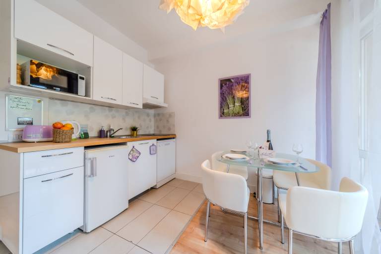 Lavanda Apartment With Terrace — photo 5