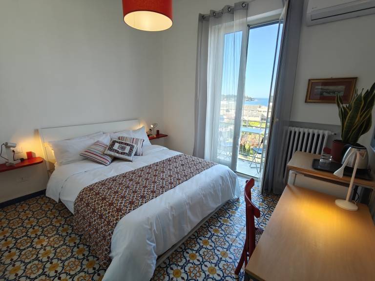 Privatzimmer in Casteldaccia, Palermo, Sizilien für max. 2 Personen Privatzimmer in Casteldaccia, Palermo, Sizilien für max. 2 Personen