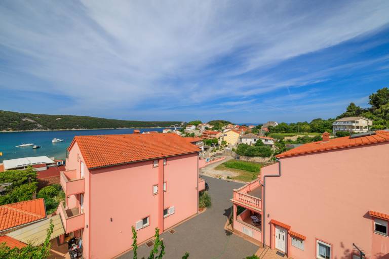 Holiday apartment with patio, garden & grill | Sea view | Pet-friendly — photo 2