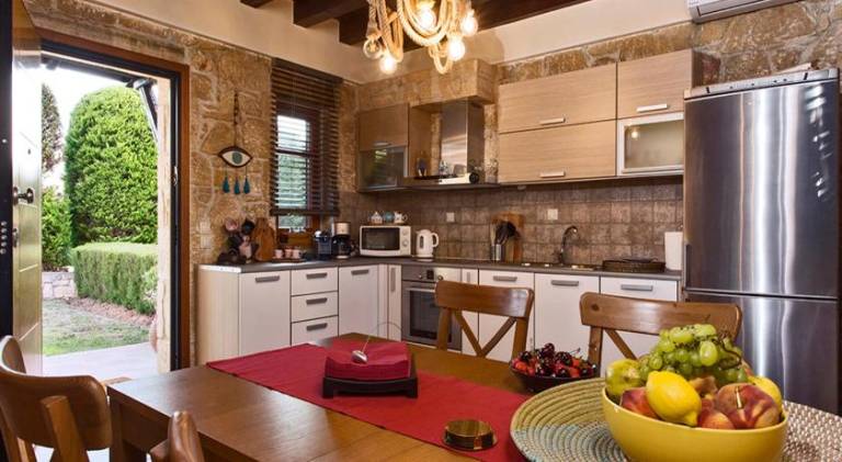 Lovely villa with patio, BBQ & pool | Next to the beach | Pets allowed — photo 4