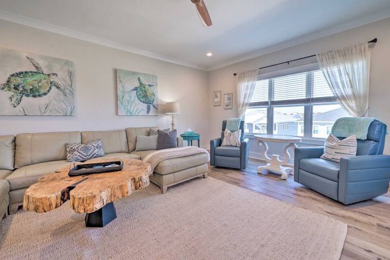 Modern Home w/ Rooftop Deck, Walk to Beach! — photo 5