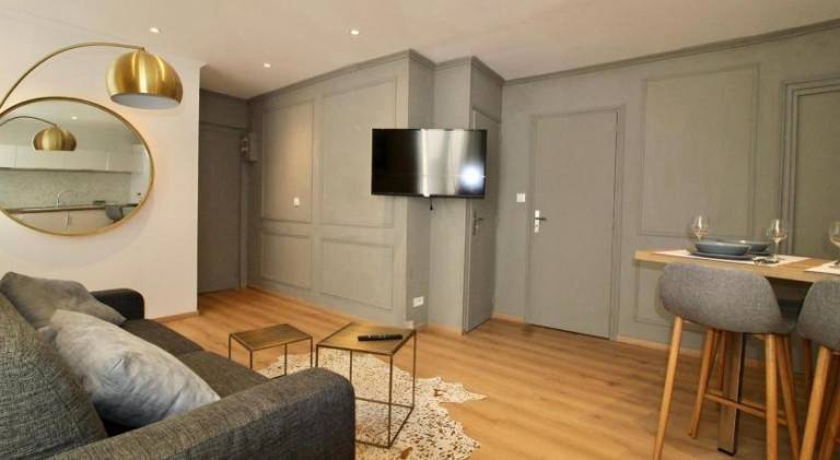 Wonderful holiday apartment | Close to Place Masséna | Close to the beach | Suitable for remote work | Dogs allowed — photo 2