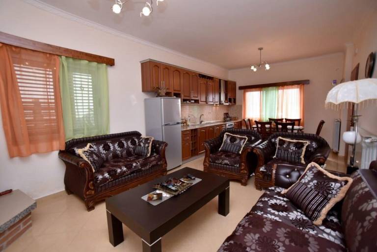 House with garden & patio | Perfect for remote work — photo 2