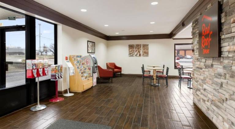 Red Roof Inn Fort Wayne — photo 2