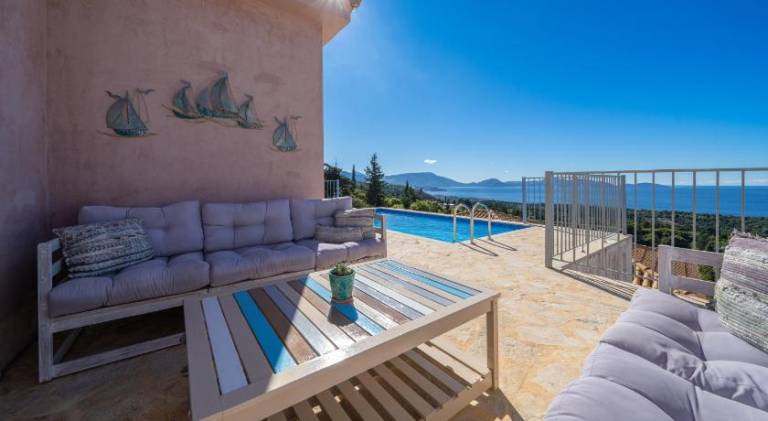 Villa with private pool & terrace — photo 2