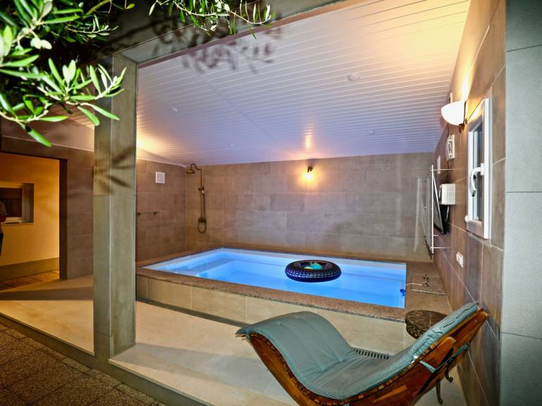 Vacation home with private pool, garden & terrace — photo 2