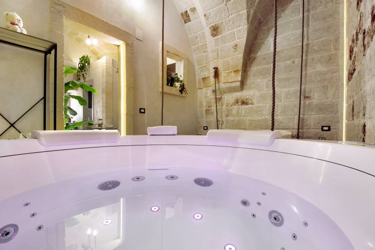 Children-friendly apartment with fast internet, jacuzzi & private pool | Pets are welcome — photo 4