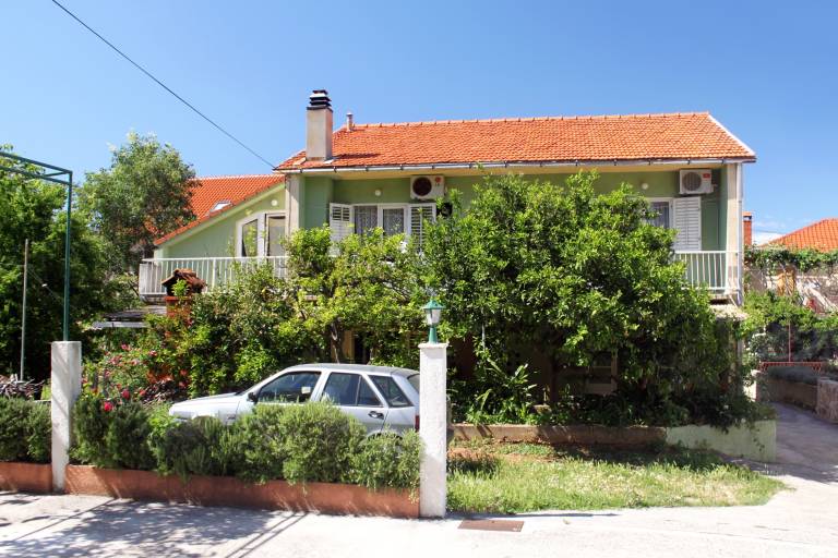 Studio flat with balcony Jelsa, Hvar (AS-4602-a) in Hvar
