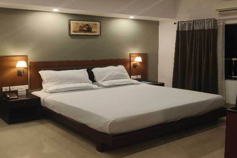 Collection O Sreekariyam Crossway Trivandrum