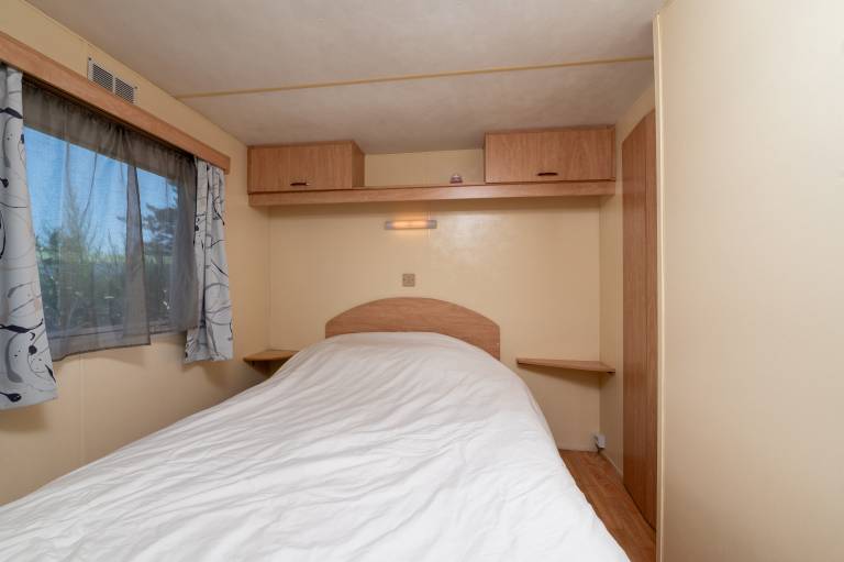 Mobile home with garden & terrace | Garden view — photo 4