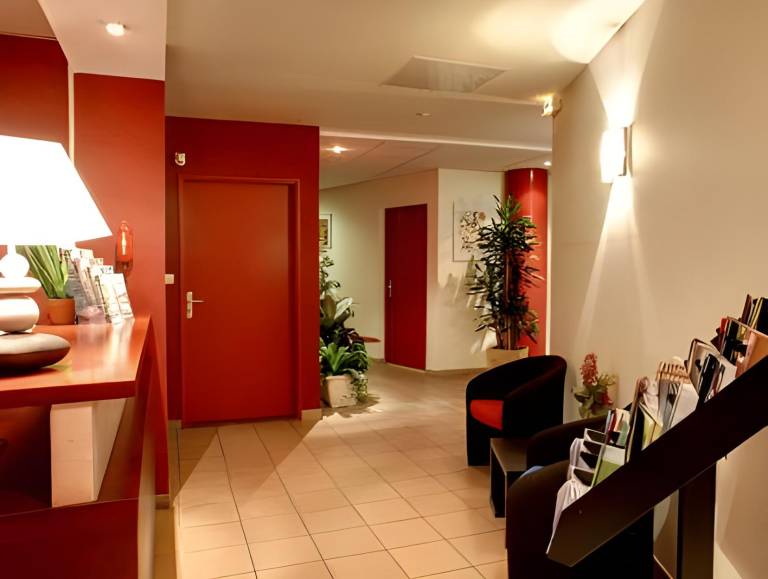 Serviced apartment for 127 persons — photo 4