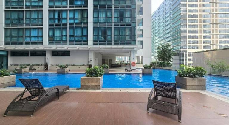 1BR across Uptown Mall & Grand Hyatt BGC A — photo 3