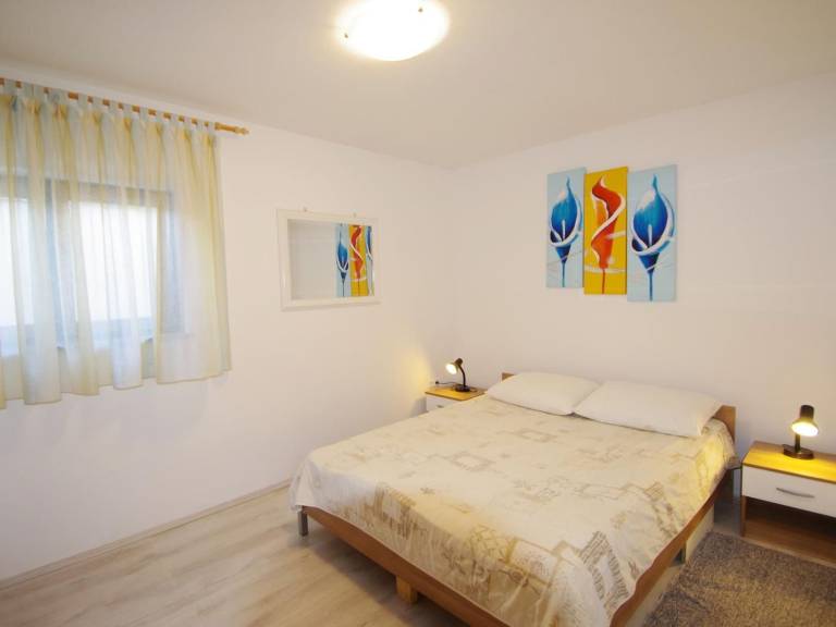 Apartment with BBQ, garden & terrace — photo 3