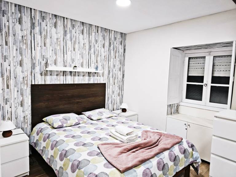 Ninho Studio Queen Size Bed