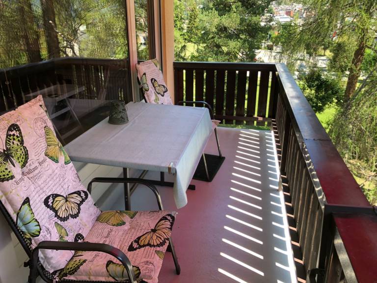 Ferienwohnung mit Hund in Scuol für max. 4 Personen Ferienwohnung mit Hund in Scuol für max. 4 Personen