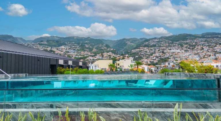 Infinity Pool and Open Views at Savoy Insular — photo 5