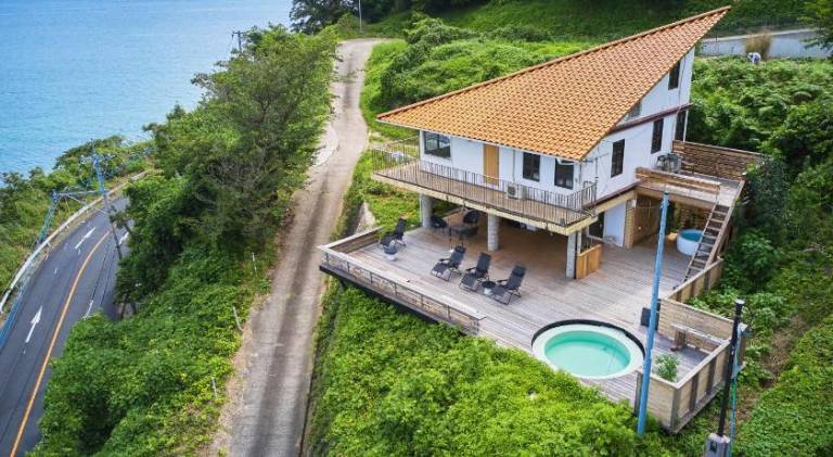 Villa with jacuzzi, patio & private pool in Fukuoka