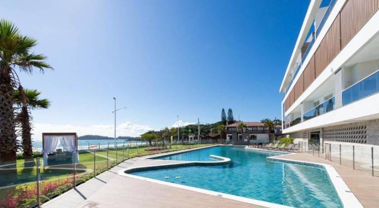 Apartment with pool in Bombinhas