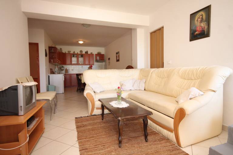 Two bedroom apartment with terrace Ćunski, Lošinj (A-8010-a) — photo 2