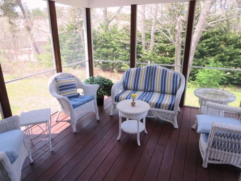 Family-oriented lovely vacation home with patio & BBQ | Suitable for remote work | Pets are welcome — photo 2