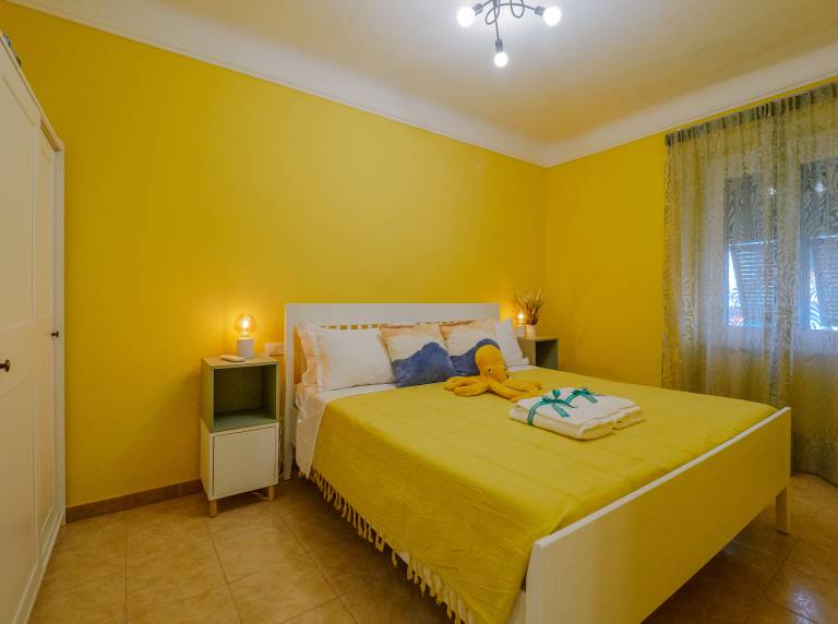 Holiday apartment with patio — photo 4