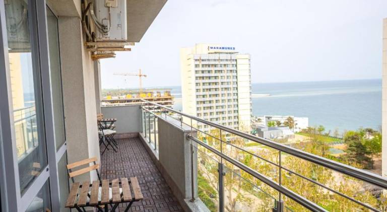Serviced apartment with terrace & yard — photo 5