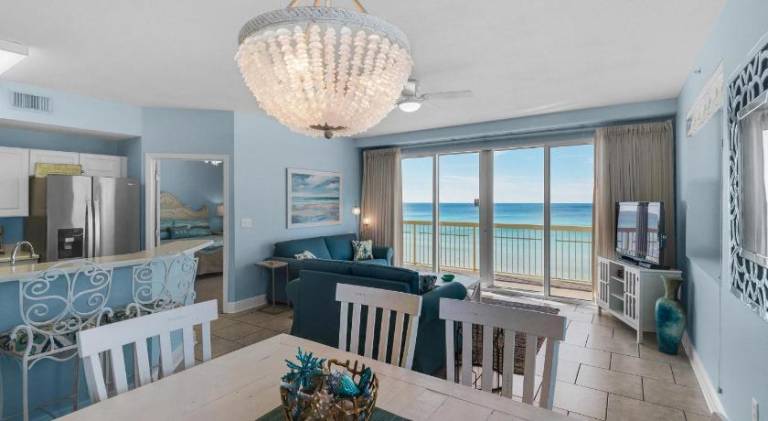 Ample vacation home with pool, hot tub & grill | Close to the beach | Dogs allowed — photo 5