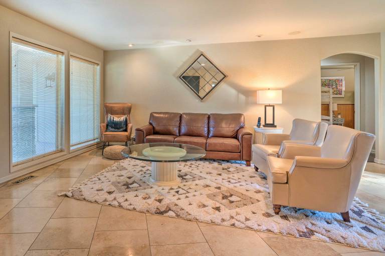 Moses Lake Retreat w/ Salt Water Hot Tub! — photo 4