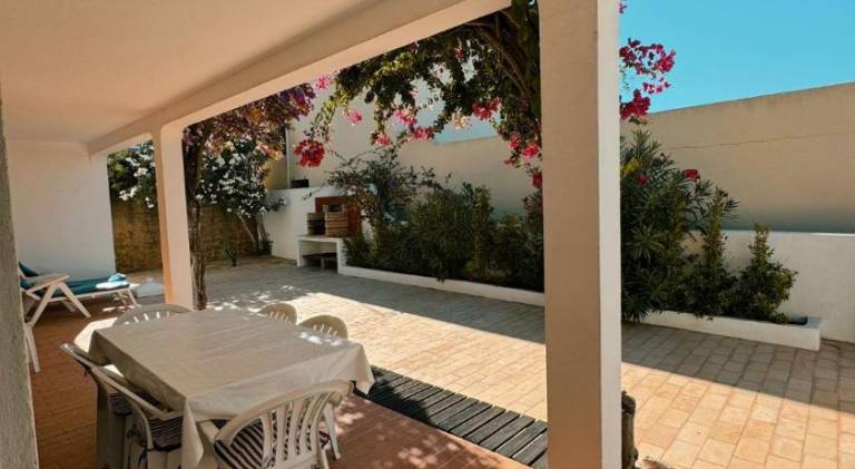 House | Beach nearby | Pets allowed — photo 4