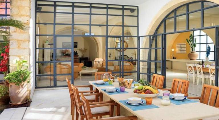 Villa with BBQ, terrace & yard — photo 5