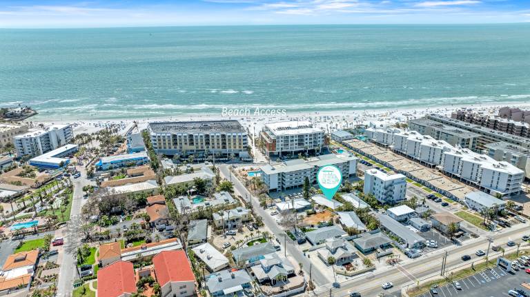 Family-friendly vacation home with grill & heated pool | Close to the beach | Dogs allowed — photo 3