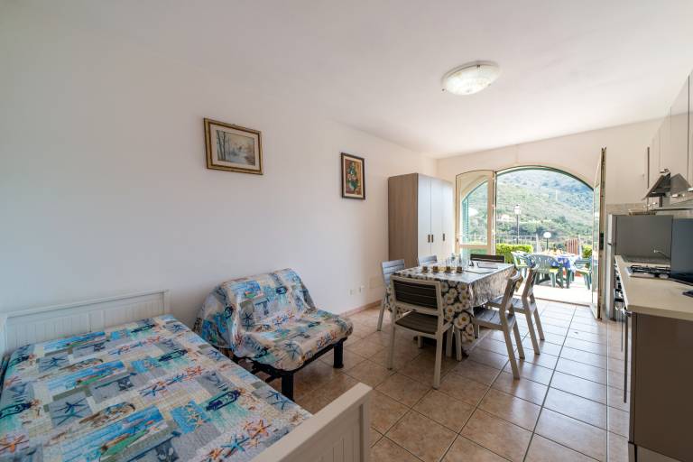 Holiday apartment with patio — photo 4