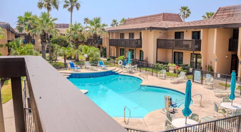 Fully equipped rental apartment with BBQ & pool | Beach nearby | Perfect for remote work | Dogs allowed — photo 3