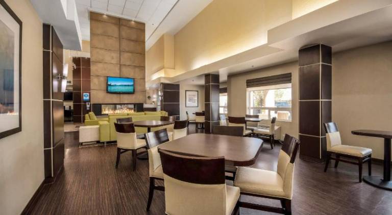 Home Inn & Suites Regina East — photo 3