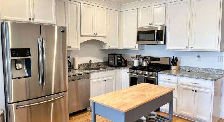 Modern 2-bed, 2-bath, 4 min walk to Northeastern — photo 4