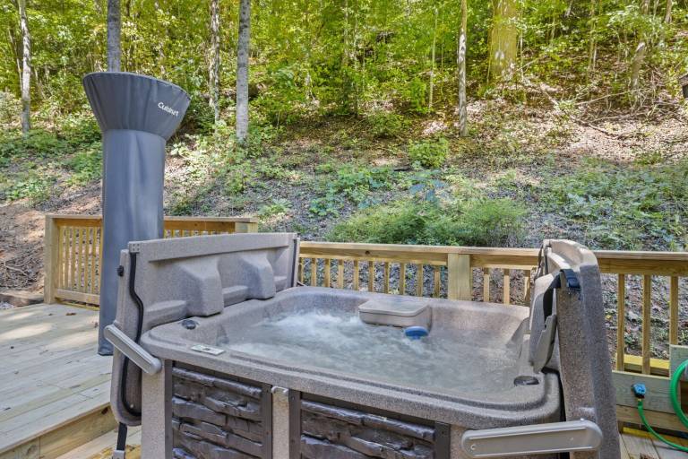 Lazy Bear Valley is a rustic cabin retreat just minutes from Gatlinburg! — photo 2