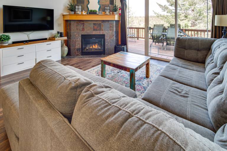 Klamath Falls Getaway w/ Pool & Hot Tub Access! — photo 4