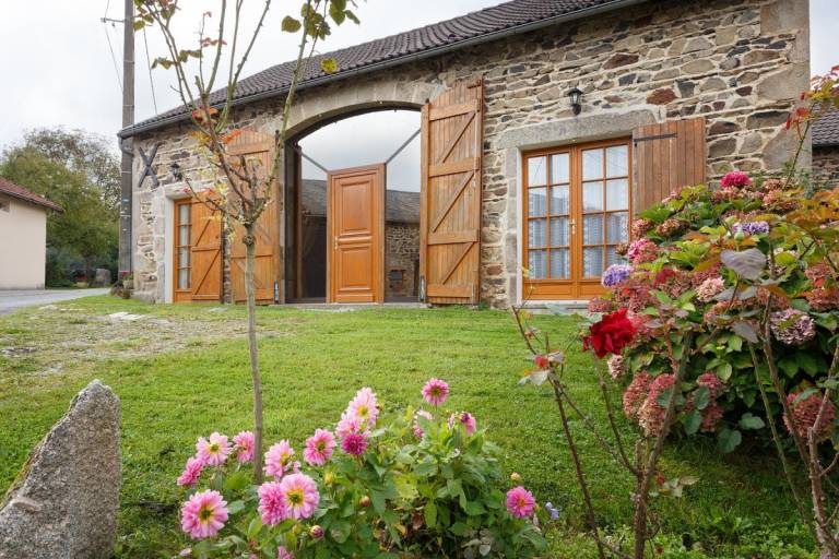 Gite with yard, patio & barbeque | Pets are welcome in Vichy