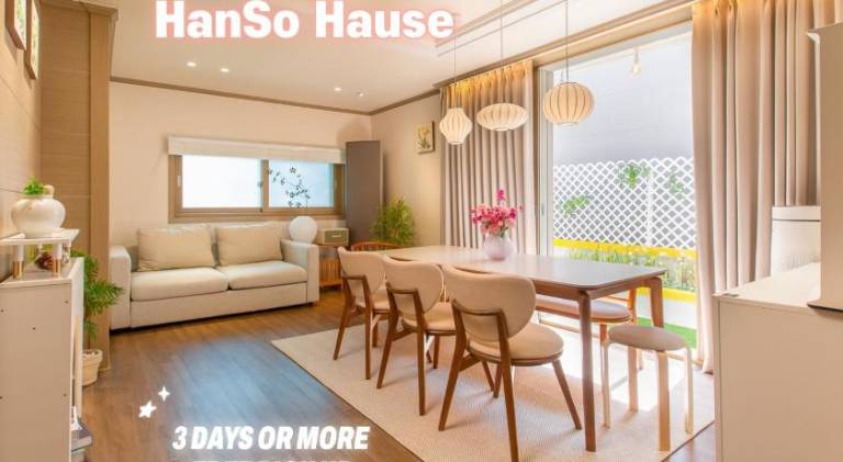 Holiday apartment with grill, terrace & garden in Busan