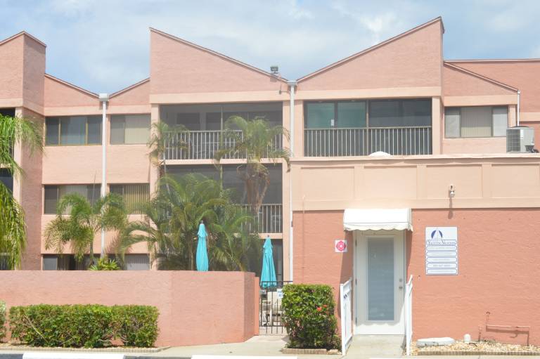 Condo Burnt Store Marina
