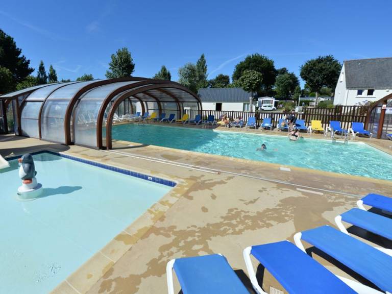 Mobile home with terrace & heated pool — photo 3