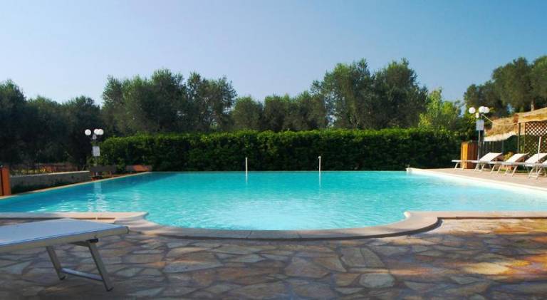 Farm with patio, garden & pool — photo 5