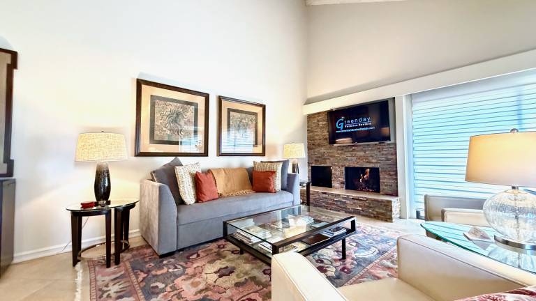 Sophisticated & Chic 1BR Retreat with Chic Style & Modern Comfort – managed by Greenday! — photo 3