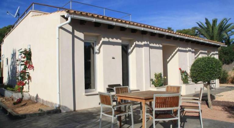 Villa with pool | Pet-friendly — photo 4