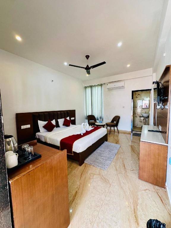 The Lal Bagh resort — photo 2