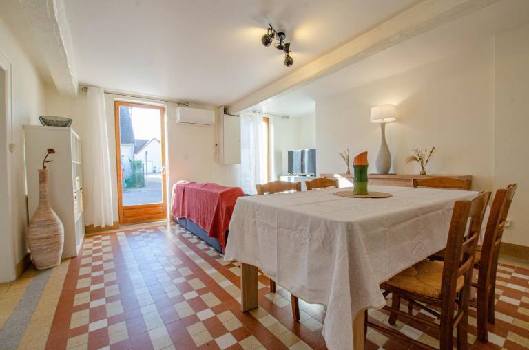 Gite with yard, grill & terrace — photo 4