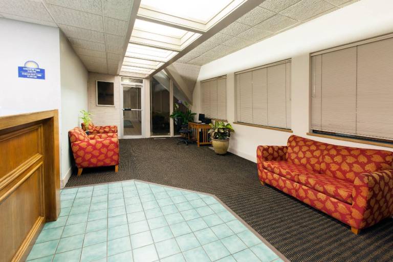 Days Inn by Wyndham Norman — photo 2