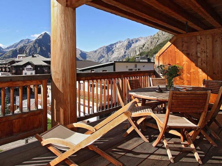 Apartment with patio in Les Deux Alpes