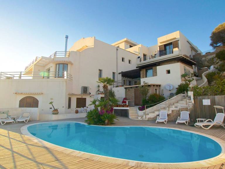 Apartment with pool, yard & patio | Sea view — photo 2